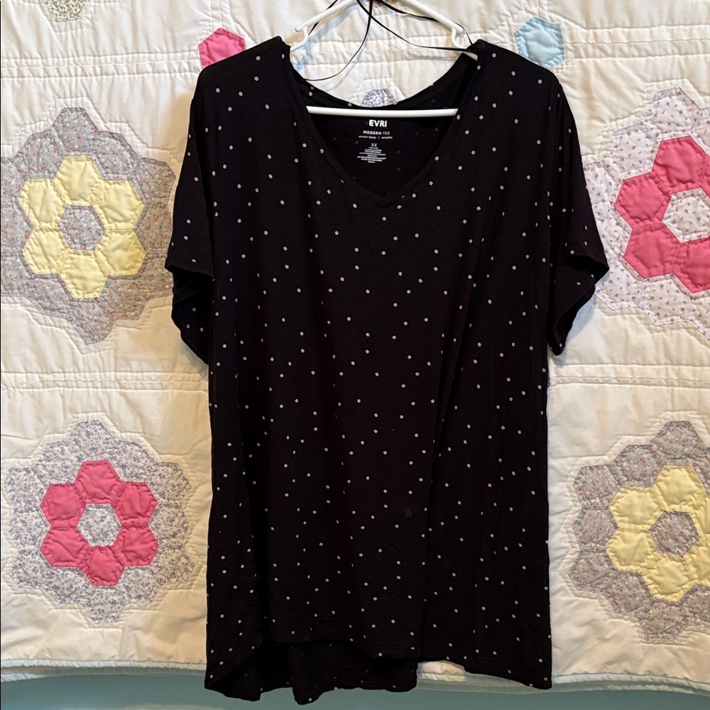 EVRI Dressy Tee, Sz 3X. New!